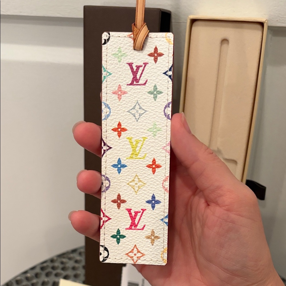 SOLD NIB Louis Vuitton White Multicolor Monogram Murakami Leather Bookmark - Picture 4 of 4